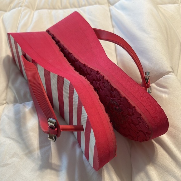 Coach Loralyn Wedge Flip Flop Sandals Striped Pop Pink White  -EUC Size 7 - Picture 2 of 3